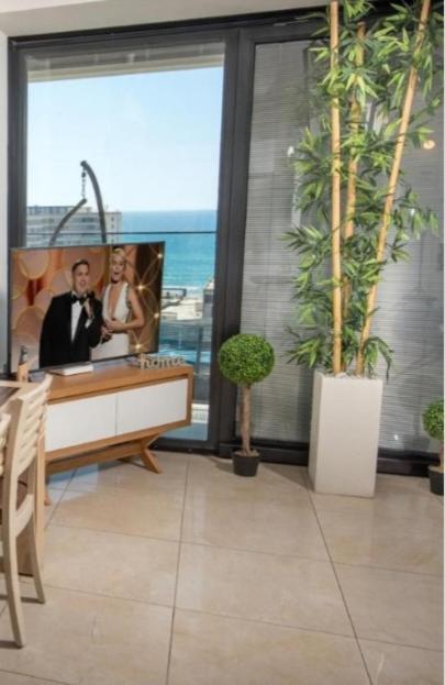 Bat Yam Luxery 5Br Sea View Suite Exterior photo